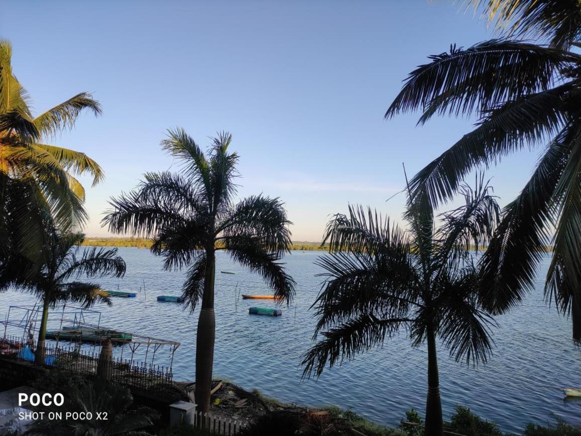 Blue Waters Hotel Kundapura Buitenkant foto