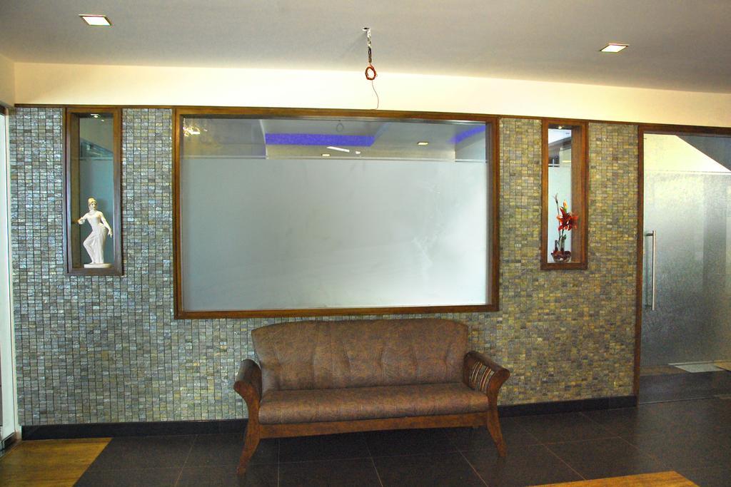 Blue Waters Hotel Kundapura Buitenkant foto