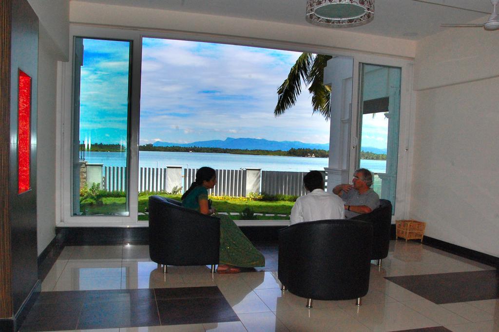 Blue Waters Hotel Kundapura Buitenkant foto